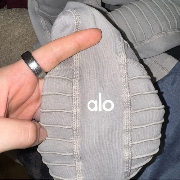 ALO Yoga Light Gray Ribbed Leggings - Picture 5 of 5